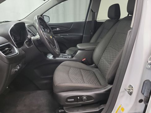 Used 2020 Chevrolet Equinox LT w/ Driver Convenience Package image 12
