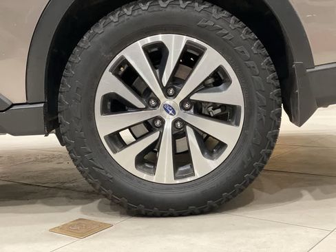 Used 2022 Subaru Outback Premium image 12