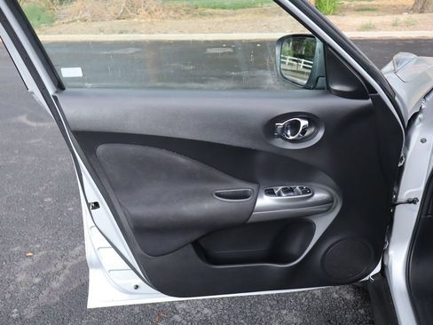Used 2016 Nissan Juke S AWD/4WD image 23