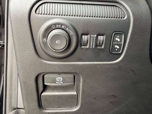 Used 2024 Jeep Wagoneer L Series II w/ Flexible Seating Group RWD image 34