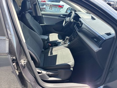 Certified 2023 Volkswagen Taos SE w/ Black Wheel Package FWD image 42