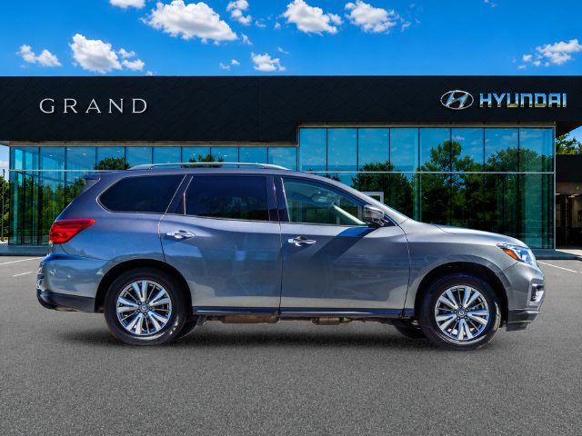 Used 2019 Nissan Pathfinder SL FWD image 7