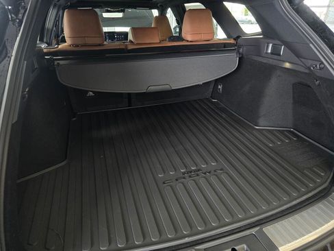 New 2025 Toyota Crown Signia Limited image 15