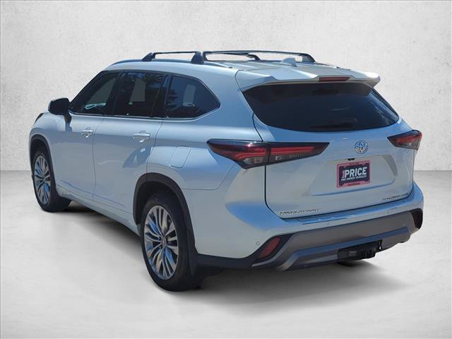 Used 2025 Toyota Highlander Platinum AWD/4WD image 7