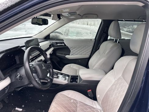 Used 2023 Mitsubishi Outlander SEL image 10