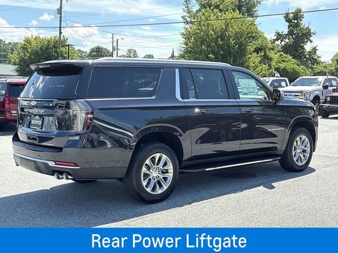 New 2025 Chevrolet Suburban Premier image 8