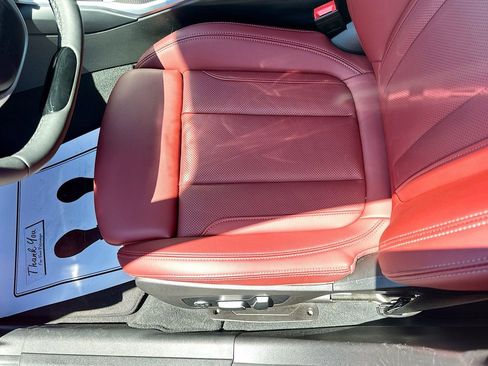 Used 2025 BMW 330i Sedan w/ Convenience Package RWD image 19