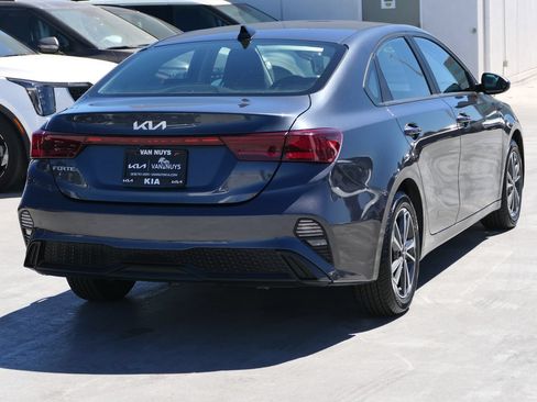 Used 2023 Kia Forte LXS FWD image 3