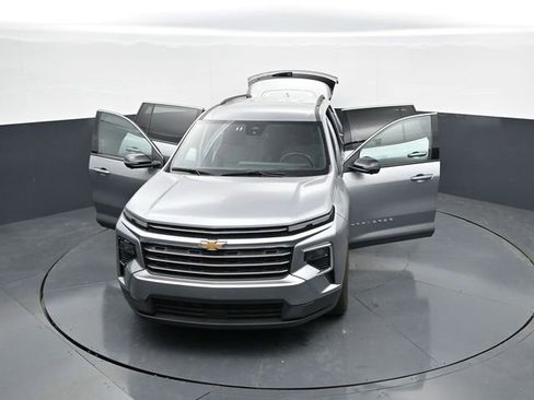 Used 2024 Chevrolet Traverse LT FWD image 44