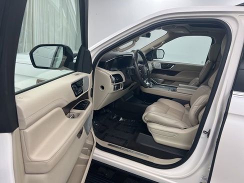 Used 2018 Lincoln Navigator Reserve w/ Technology Package AWD/4WD image 14