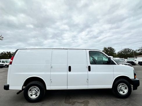 Used 2018 Chevrolet Express 2500 w/ Driver Convenience Package image 5