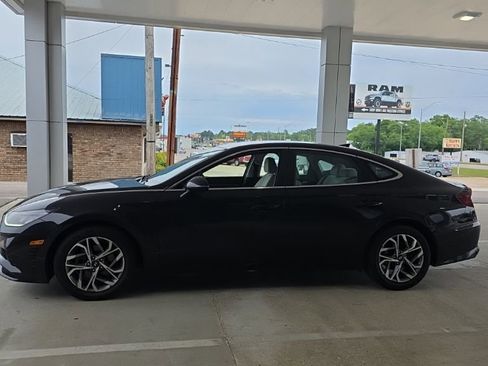 Used 2023 Hyundai Sonata SEL FWD image 2