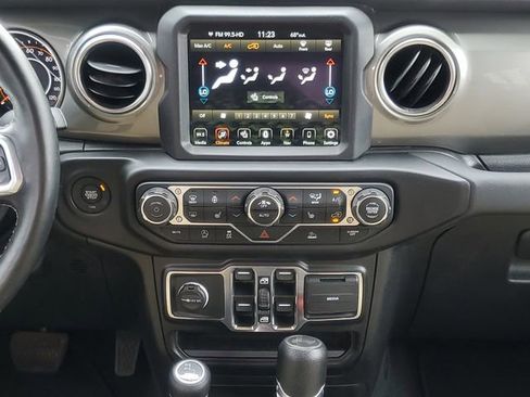 Used 2022 Jeep Wrangler Unlimited Sahara w/ Cold Weather Group image 32