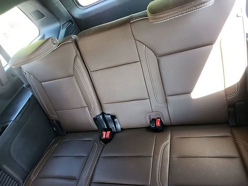 Used 2022 Chevrolet Suburban High Country AWD/4WD image 7