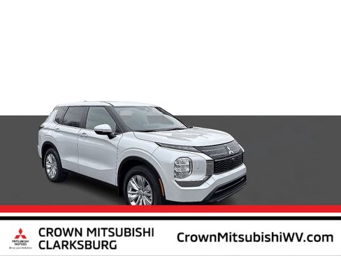 New 2025 Mitsubishi Outlander ES image 1