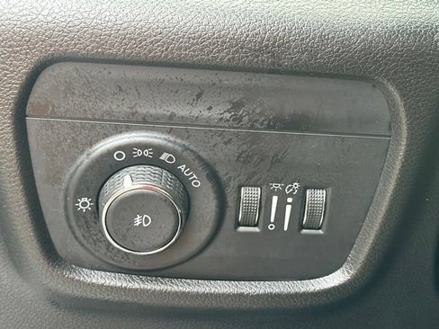 Used 2023 Jeep Grand Cherokee Overland w/ Adv Protech Group III AWD/4WD image 12