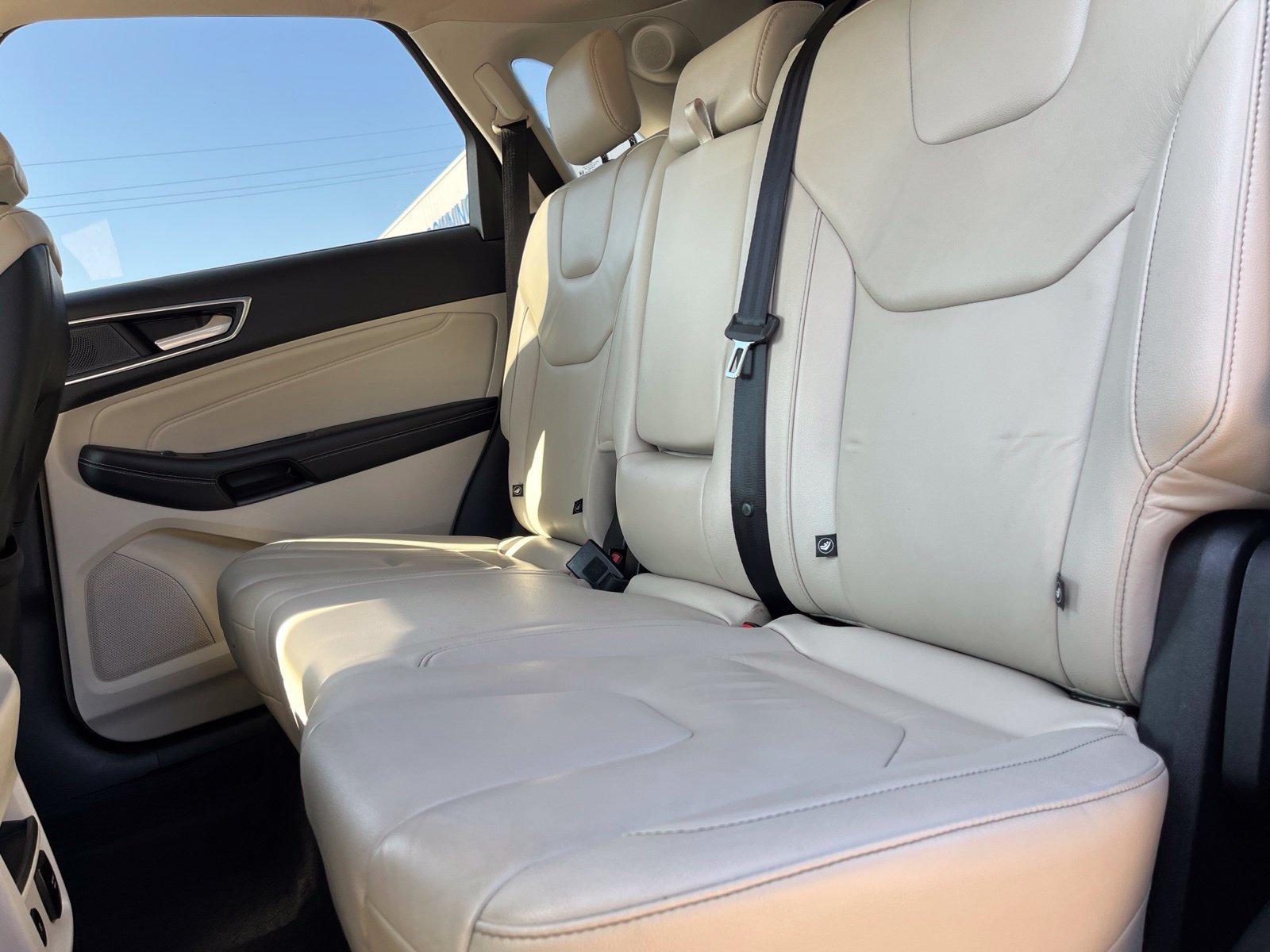 Used 2022 Ford Edge Titanium AWD/4WD image 12