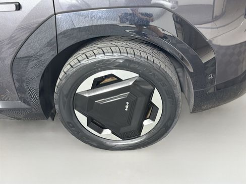 Used 2024 Kia EV9 Land AWD/4WD image 11