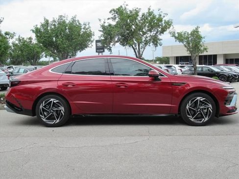 Used 2024 Hyundai Sonata SEL w/ Convenience Package FWD image 2