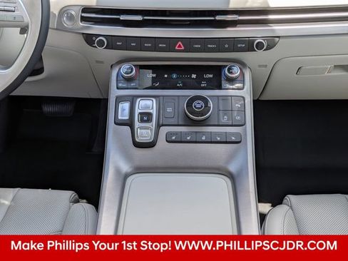Used 2025 Hyundai Palisade Calligraphy FWD image 18