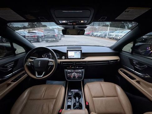 Used 2022 Lincoln Corsair Reserve image 18