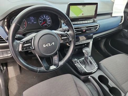 Used 2022 Kia Seltos S AWD/4WD image 2