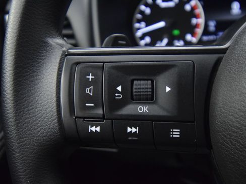 Used 2024 Nissan Rogue SV FWD image 33