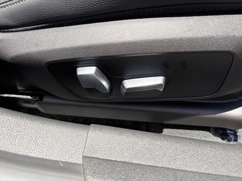 Used 2023 BMW M340i RWD image 13
