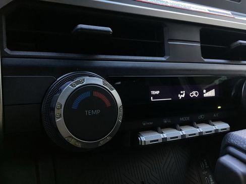 Used 2025 Toyota 4Runner SR5 AWD/4WD image 18