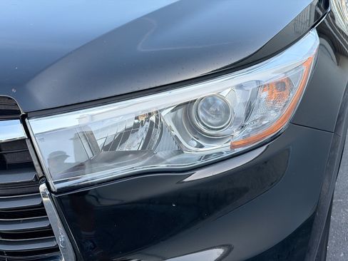 Used 2016 Toyota Highlander XLE AWD/4WD image 9