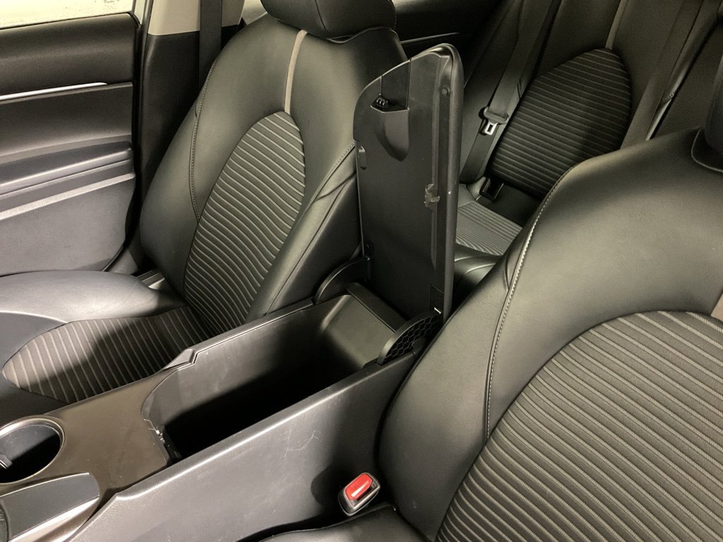 Used 2021 Toyota Camry SE FWD image 28