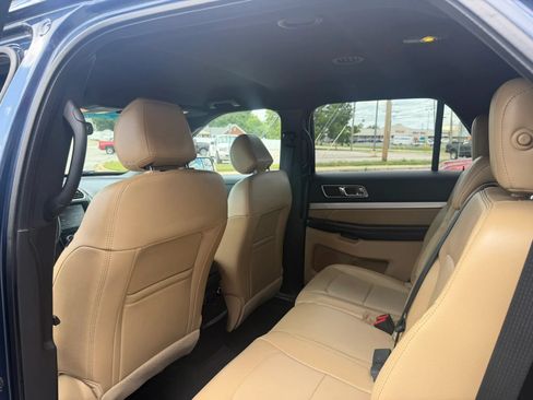 Used 2016 Ford Explorer XLT w/ Equipment Group 202A AWD/4WD image 19