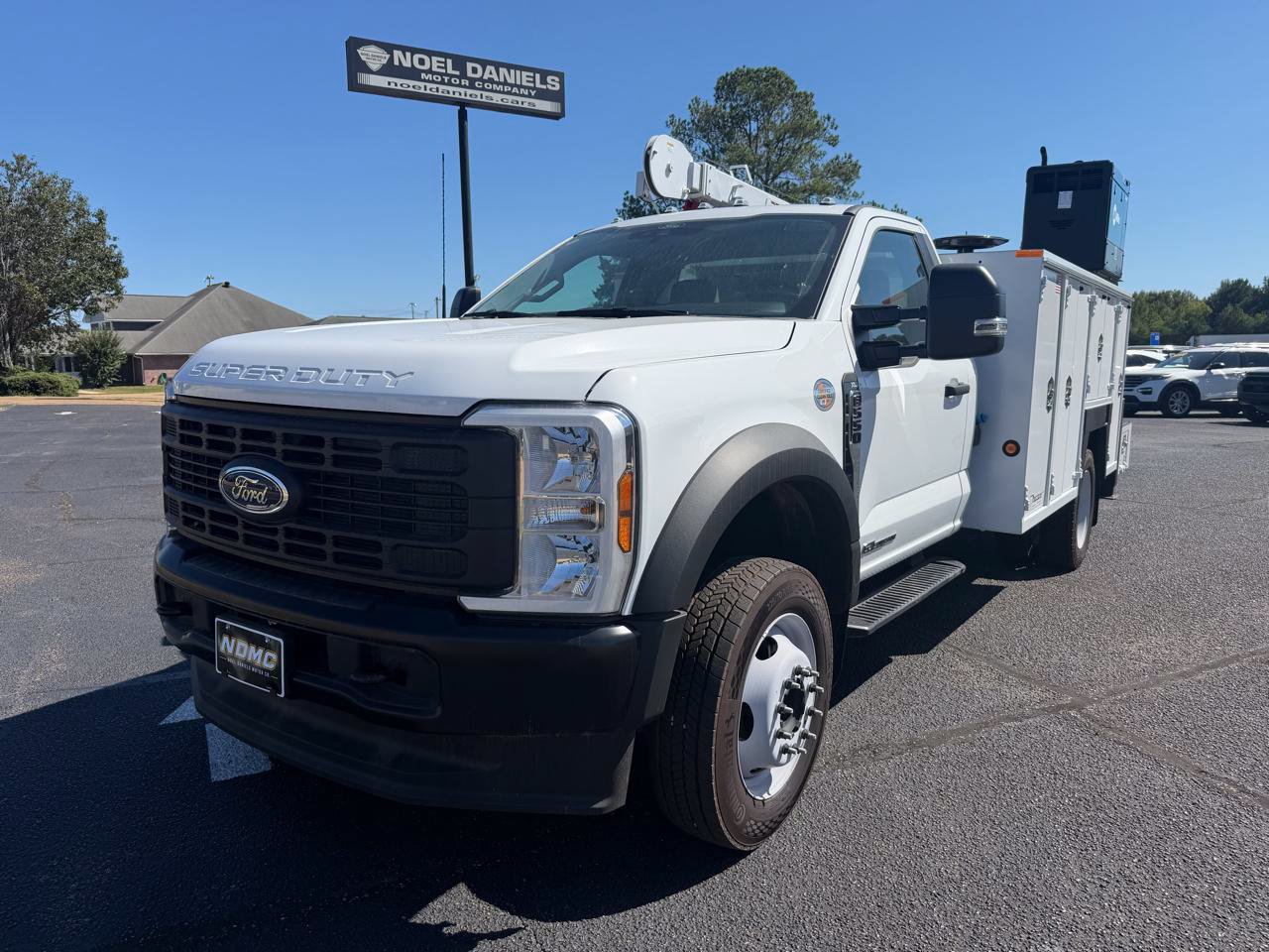Used 2026 Ford F550 4x4 Regular Cab Super Duty image 2