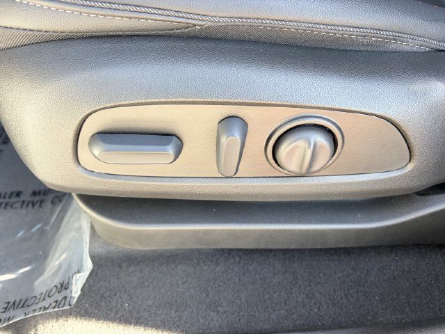 Used 2023 Chevrolet Bolt EUV Premier w/ Sun & Sound Package FWD image 7