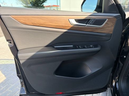 Certified 2026 Volkswagen Atlas SE AWD/4WD image 12