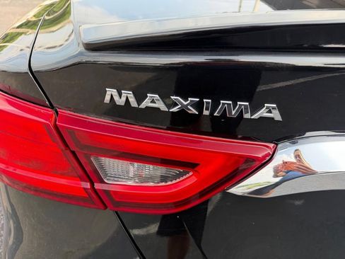Used 2016 Nissan Maxima Platinum w/ Interior Lighting Package FWD image 9