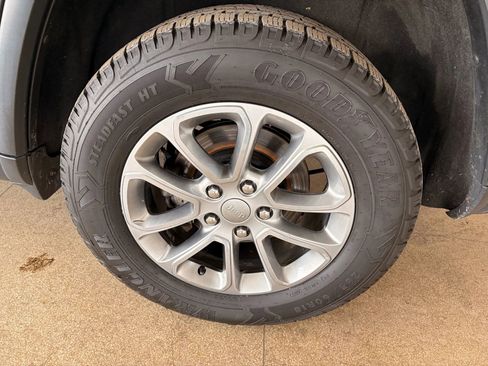 Used 2016 Jeep Grand Cherokee Limited image 39