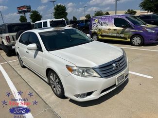 Used 2011 Toyota Avalon Limited FWD video 1