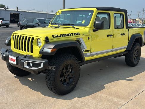 Used 2023 Jeep Gladiator Sport w/ Off Road Group image 5