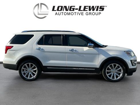 Used 2017 Ford Explorer Limited w/ Equipment Group 301A FWD image 8