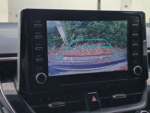 Used 2020 Toyota Corolla SE image 19