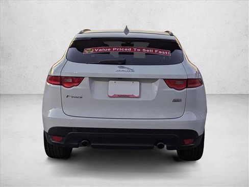 Used 2019 Jaguar F-PACE Premium image 7