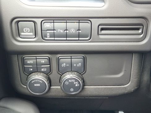 Used 2023 Chevrolet Suburban RST image 26