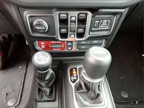 Used 2026 Jeep Gladiator Rubicon AWD/4WD image 13