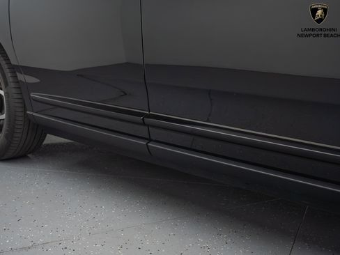 Used 2022 Rolls-Royce Cullinan Black Badge w/ Dark Exterior Package image 5