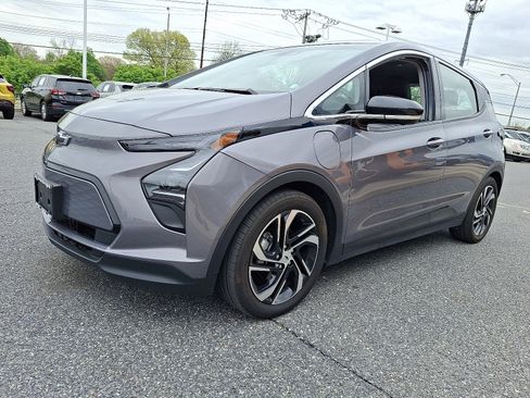 Certified 2023 Chevrolet Bolt LT w/ Infotainment Package FWD image 3