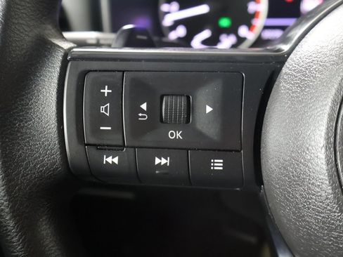 Used 2024 Nissan Rogue S image 36