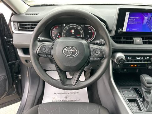 Used 2025 Toyota RAV4 XLE FWD image 24