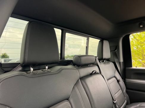 Used 2023 GMC Sierra 2500 Denali w/ Denali Ultimate Package AWD/4WD image 32
