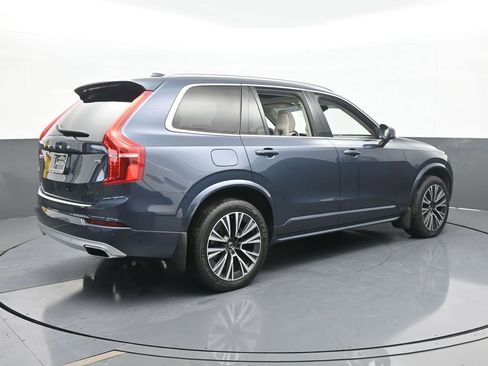 Used 2020 Volvo XC90 T5 Momentum w/ Protection Package image 6